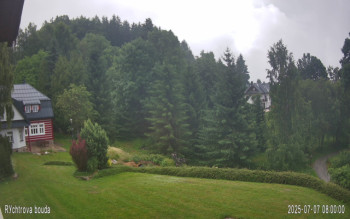 Snímek    7.7.2025 v 08:00