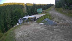 Niebieska trasa narciarska – zjazd do stacji kolejki linowej