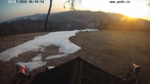 Skiareál Hodonín u Kunštátu - Sjezdovka, panorama východ - 7.3.2026 v 06:45