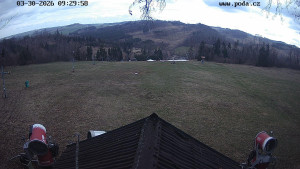Skiareál Hodonín u Kunštátu - Sjezdovka, panorama východ - 30.3.2026 v 10:30 Skiareál Hodonín u Kunštátu - Sjezdovka, panorama východ - 30.3.2026 v 10:30