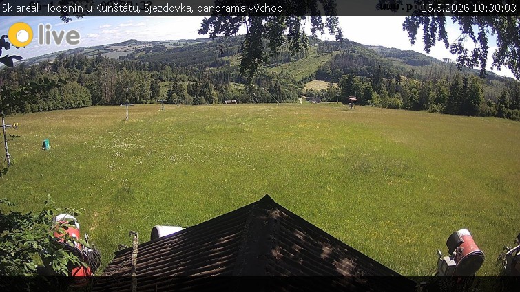Skiareál Hodonín u Kunštátu - Sjezdovka, panorama východ - 16.6.2026 v 10:30