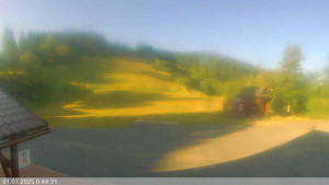 Ski areál Razula - Dolní část sjezdovky - 1.7.2025 v 06:45