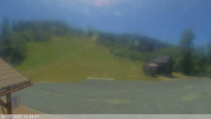 Ski areál Razula - Dolní část sjezdovky - 1.7.2025 v 12:45