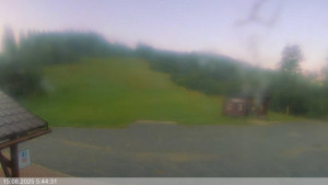 Ski areál Razula - Dolní část sjezdovky - 15.8.2025 v 05:45