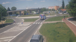 Křižovatka ulic Velká Dlážka a Polní