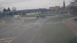 Křižovatka ulic Velká Dlážka a Polní