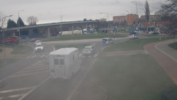 Křižovatka ulic Velká Dlážka a Polní