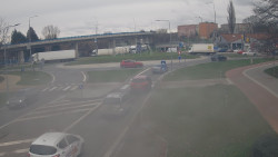 Křižovatka ulic Velká Dlážka a Polní