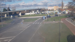 Křižovatka ulic Velká Dlážka a Polní