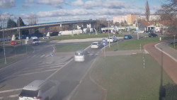 Křižovatka ulic Velká Dlážka a Polní