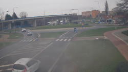 Křižovatka ulic Velká Dlážka a Polní