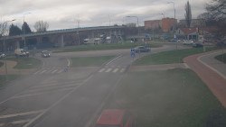 Křižovatka ulic Velká Dlážka a Polní