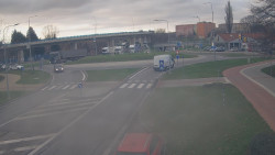 Křižovatka ulic Velká Dlážka a Polní