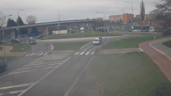 Křižovatka ulic Velká Dlážka a Polní