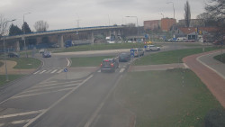 Křižovatka ulic Velká Dlážka a Polní