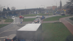 Křižovatka ulic Velká Dlážka a Polní