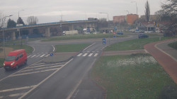 Křižovatka ulic Velká Dlážka a Polní