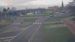 Křižovatka ulic Velká Dlážka a Polní