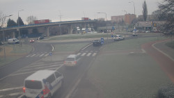 Křižovatka ulic Velká Dlážka a Polní