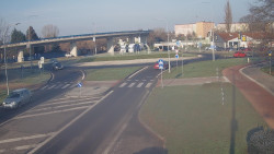 Křižovatka ulic Velká Dlážka a Polní