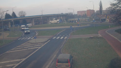 Křižovatka ulic Velká Dlážka a Polní