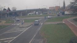 Křižovatka ulic Velká Dlážka a Polní