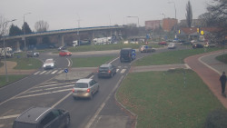 Křižovatka ulic Velká Dlážka a Polní