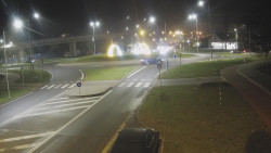 Křižovatka ulic Velká Dlážka a Polní