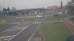 Křižovatka ulic Velká Dlážka a Polní