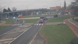 Křižovatka ulic Velká Dlážka a Polní