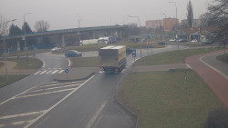 Křižovatka ulic Velká Dlážka a Polní