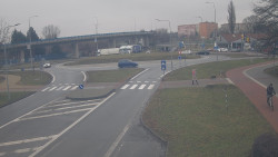 Křižovatka ulic Velká Dlážka a Polní