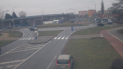 Křižovatka ulic Velká Dlážka a Polní