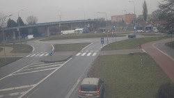 Křižovatka ulic Velká Dlážka a Polní