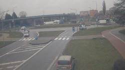 Křižovatka ulic Velká Dlážka a Polní