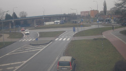 Křižovatka ulic Velká Dlážka a Polní