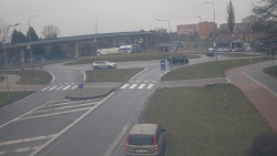 Křižovatka ulic Velká Dlážka a Polní