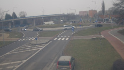 Křižovatka ulic Velká Dlážka a Polní