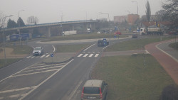 Křižovatka ulic Velká Dlážka a Polní