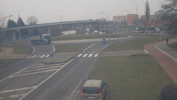 Křižovatka ulic Velká Dlážka a Polní