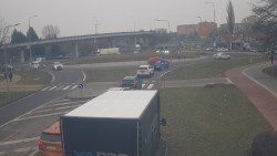 Křižovatka ulic Velká Dlážka a Polní