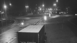 Křižovatka ulic Velká Dlážka a Polní