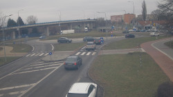 Křižovatka ulic Velká Dlážka a Polní