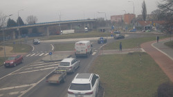 Křižovatka ulic Velká Dlážka a Polní