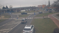 Křižovatka ulic Velká Dlážka a Polní