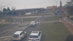 Křižovatka ulic Velká Dlážka a Polní