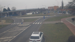 Křižovatka ulic Velká Dlážka a Polní