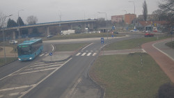 Křižovatka ulic Velká Dlážka a Polní