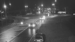 Křižovatka ulic Velká Dlážka a Polní