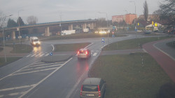 Křižovatka ulic Velká Dlážka a Polní